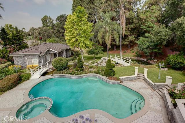 Building Photo - 1601 Highland Oaks Dr