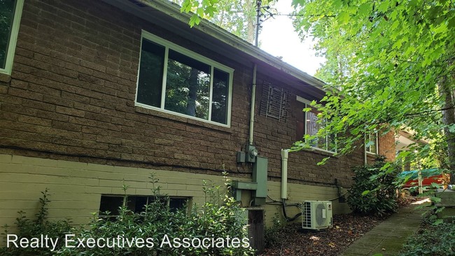 Building Photo - 3 br, 2 bath House - 3421 Maloney Road