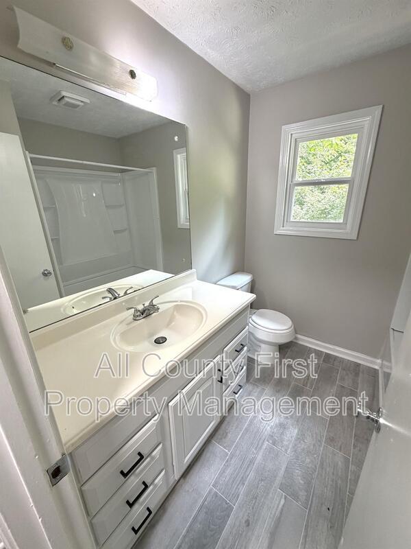 Building Photo - 734 S Candler St