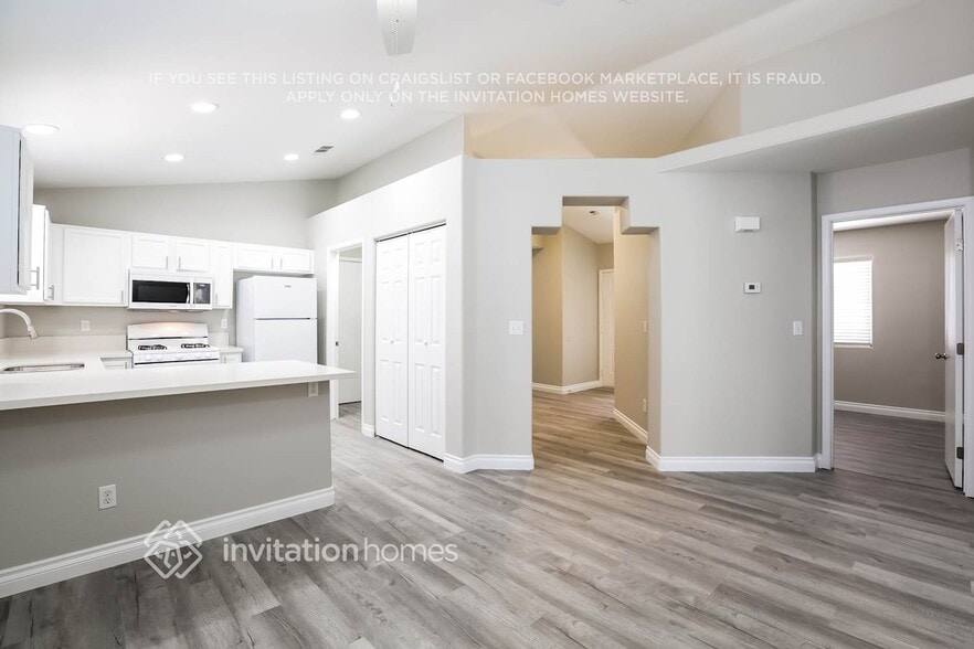 Building Photo - 9309 Leaping Lilly Ave