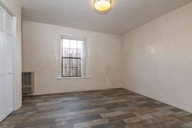 Building Photo - 728 Montez Pl