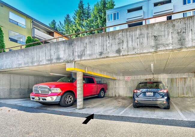 Building Photo - 2 bed 1.75 bath Apartment in Seattle