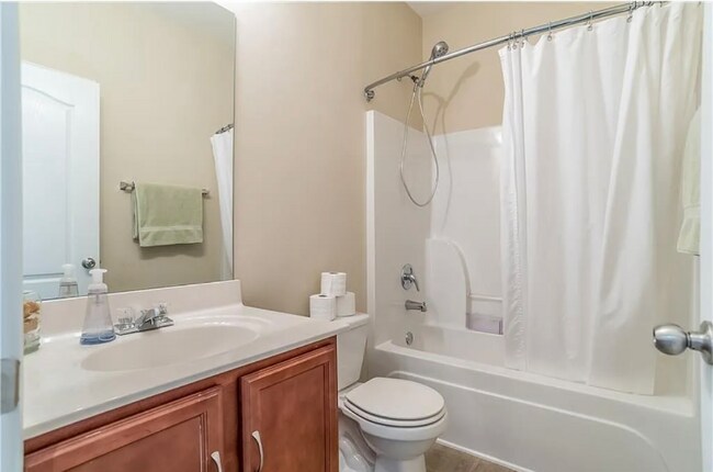 Building Photo - 3945 Pointe Vecchio Cir