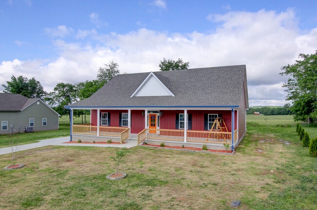 Building Photo - 135 Riverbend Dr