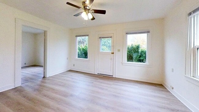 Building Photo - Charming Country Home in Silver Creek