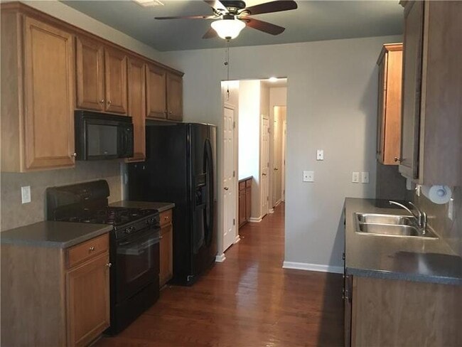 Building Photo - 765 Rockbass Rd