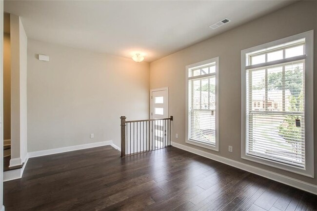 Building Photo - 4308 Parkside Pl
