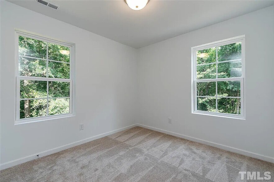 Building Photo - 2526 Sumter Dr