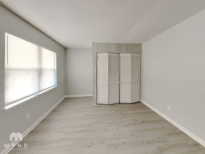 Building Photo - 3775 Emerson Ave