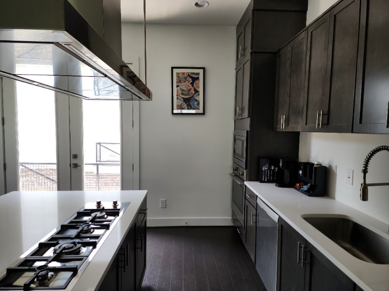 Building Photo - 241 Maynard Terrace SE