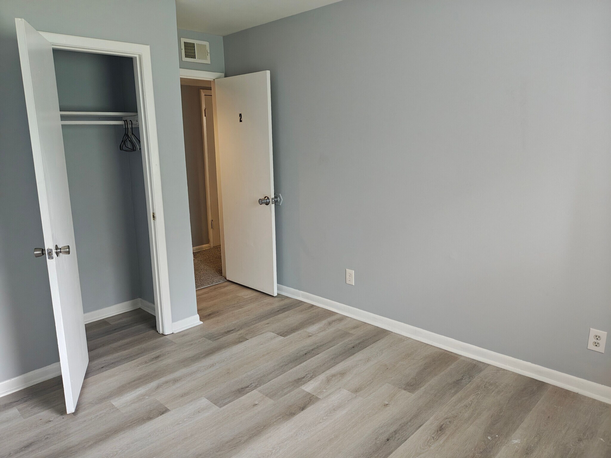 Building Photo - Room in Condo on North O.Henry Boulevard