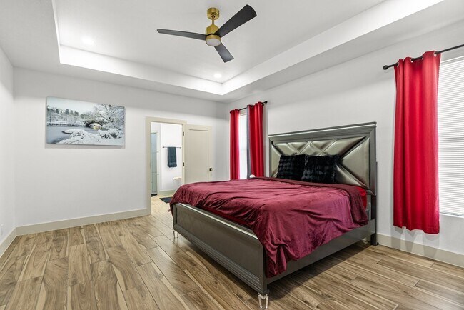 Building Photo - 12370 W University Blvd