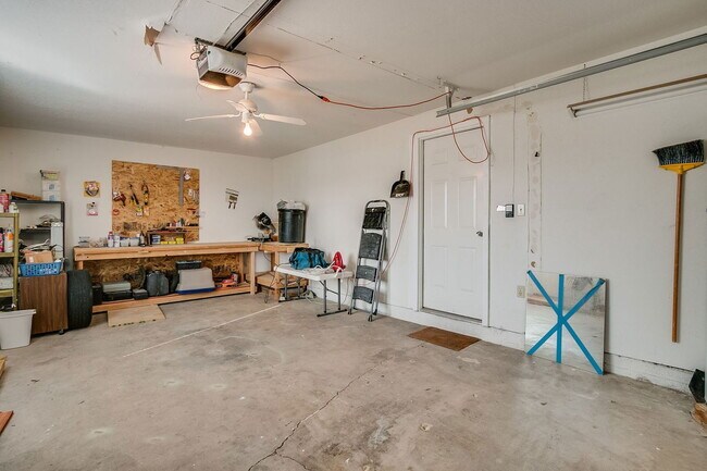 Building Photo - 460 N 64th Pl