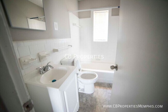 Building Photo - 3109 Christine Rd