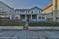 Building Photo - 418 W Market St