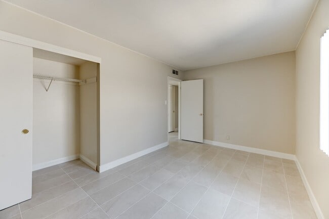 Building Photo - 402 Ilmenite Way