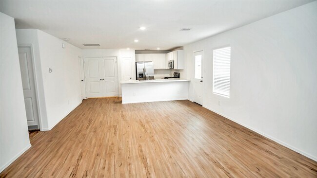 Building Photo - 132 Pine Bend Ct