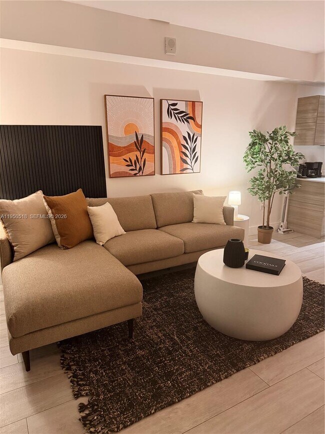 Building Photo - 121 NE 34th St