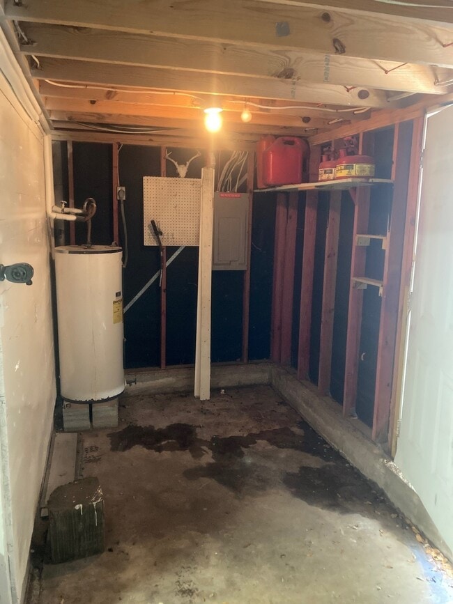 Building Photo - 4908 Ave Q 1/2