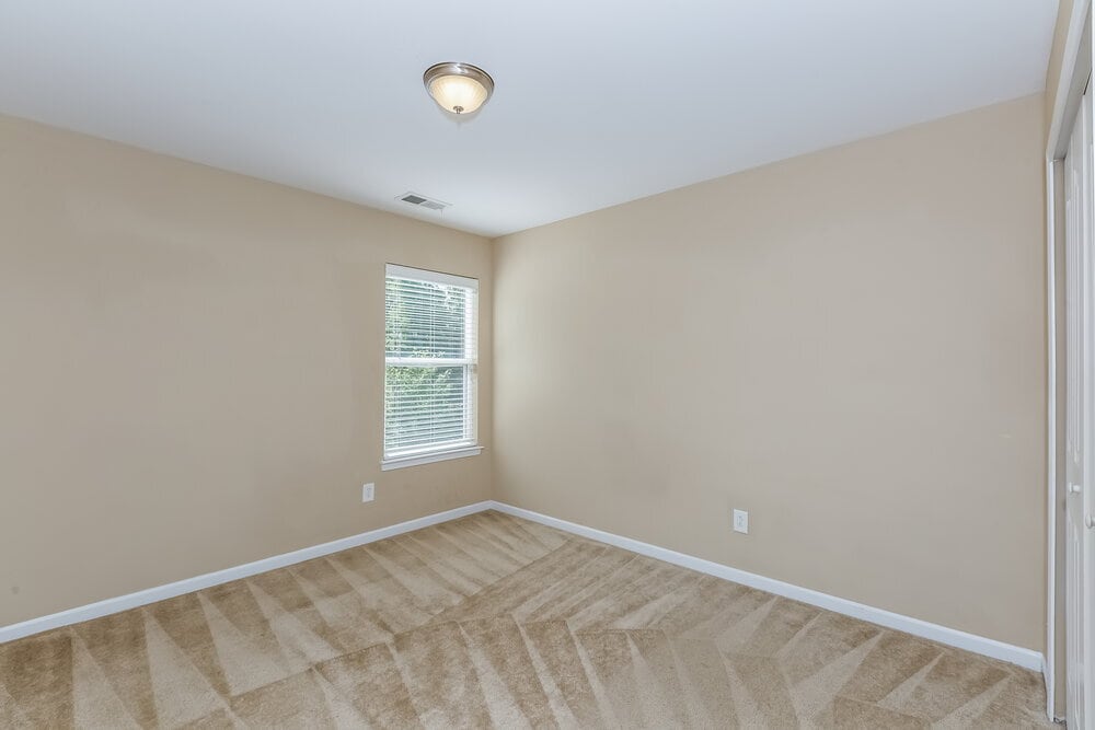 Building Photo - 3004 Centerview Dr