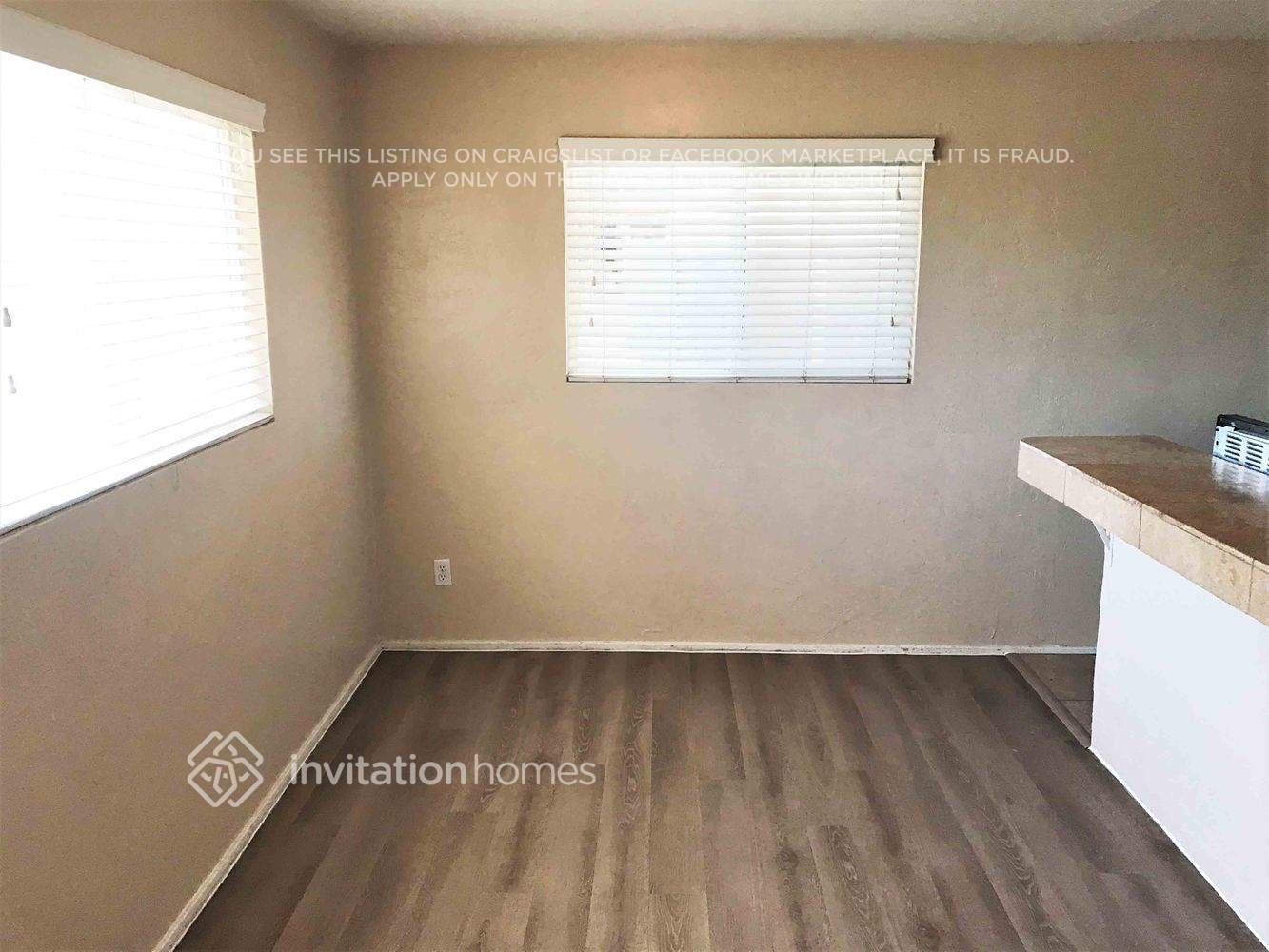 Building Photo - 3026 W Lawrence Ln