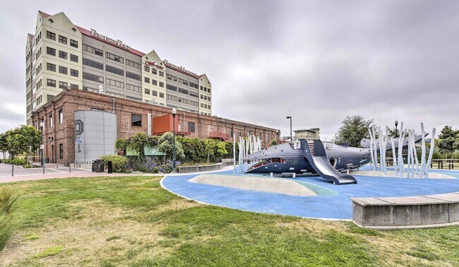 Building Photo - COMING SOON!!! BEAUTIFUL 1BD/1BA CONDO IN EMERYVILLE CA
