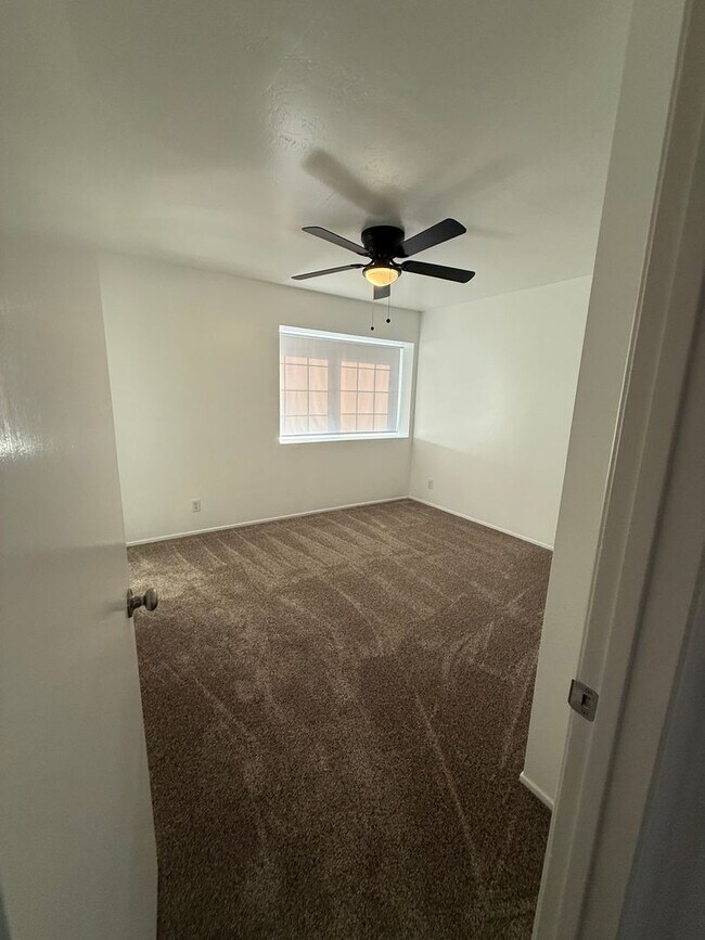 Building Photo - Beautiful remodeled 3 bedroom, 2 bathroom home in Central Petaluma