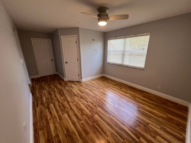 Building Photo - 9417 SW 52nd St