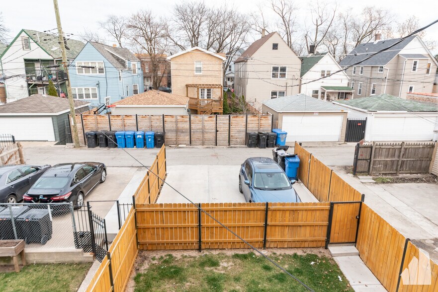 Building Photo - 1821 N Tripp Ave