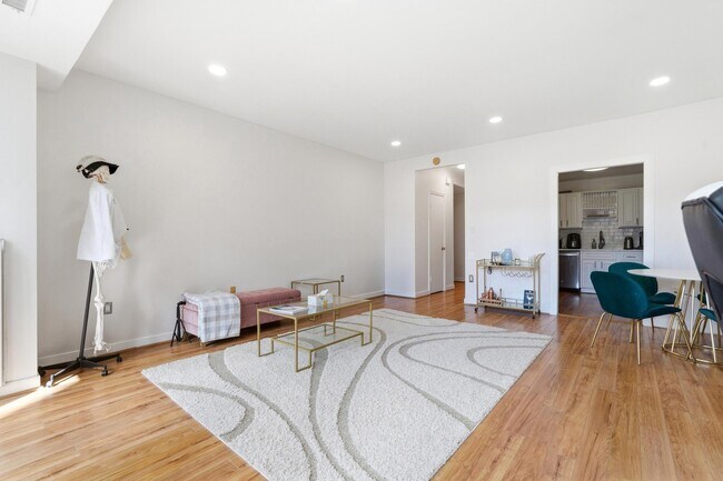 Building Photo - 955 26th St NW