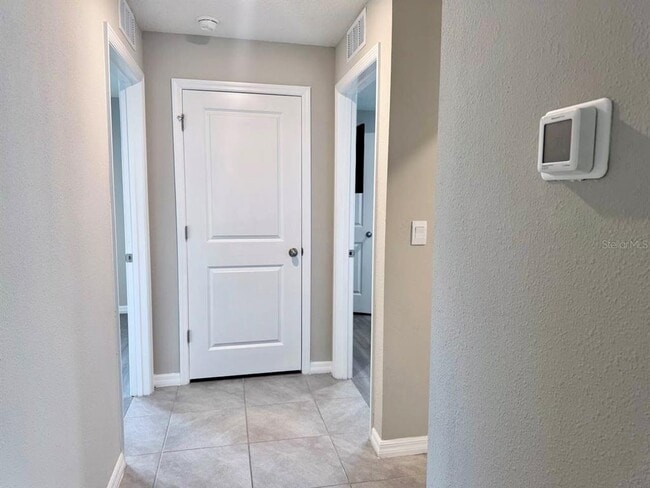 Building Photo - 16605 Mosaic Oar Dr