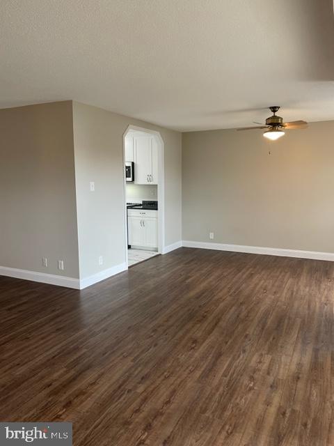 Building Photo - 205 Yoakum Pkwy