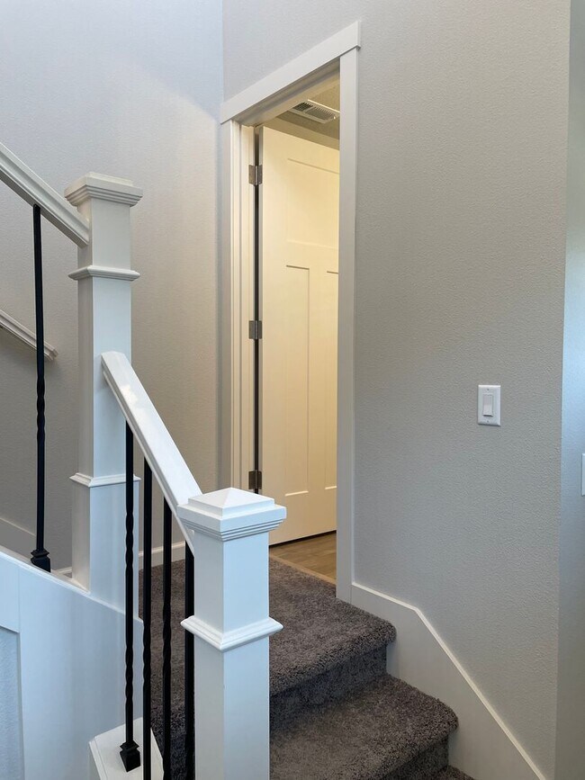 Building Photo - NEWER 4 Bed 2.5 Bath Home! Located near the Ridgefield Outdoor Recreation Center, equestrian faci...