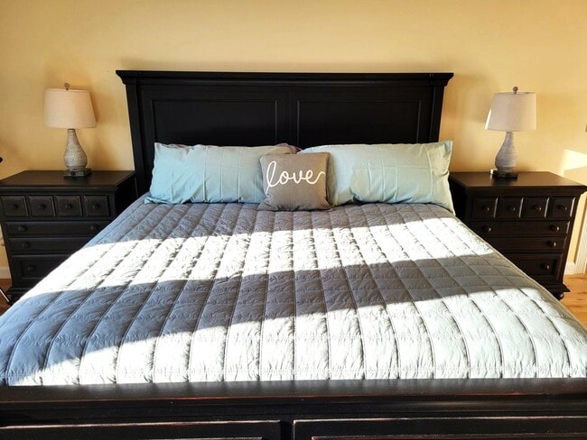 Building Photo - 8034 Riverview Rd