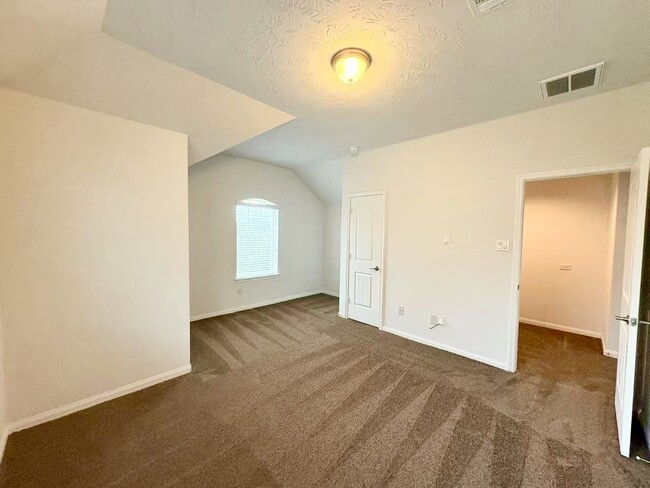 Building Photo - 3722 Pantano Ct