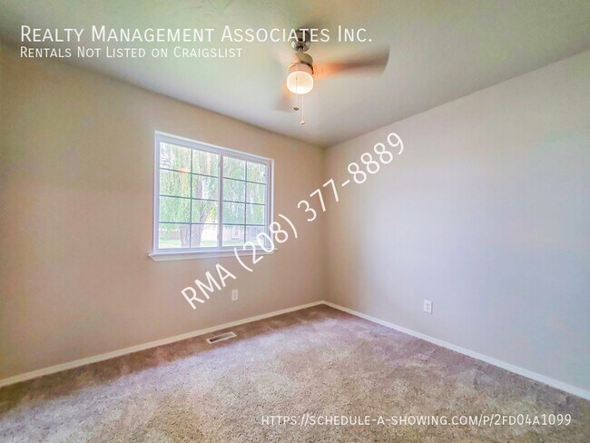 Building Photo - 970 Johnson Dr