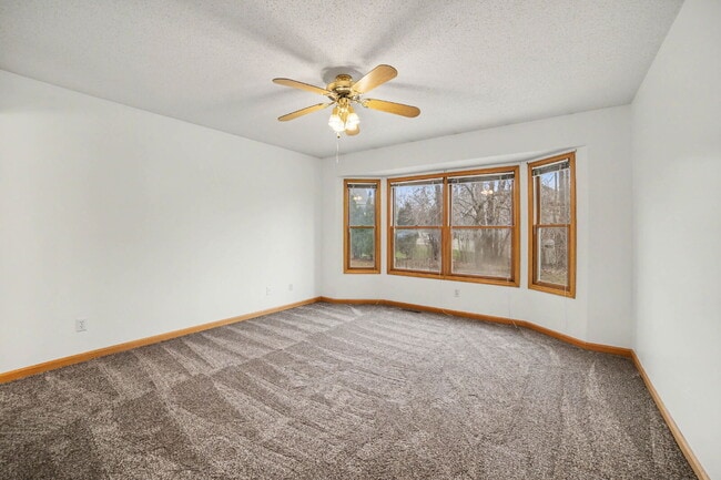 Building Photo - Beautiful 2 Bedroom Duplex Rental with Attached Garage $1700/Month