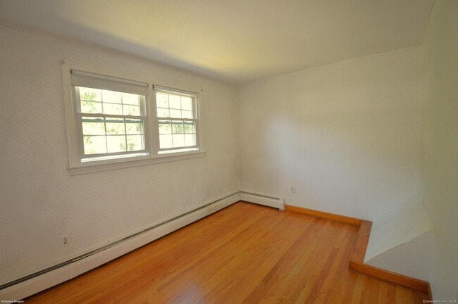Building Photo - 18 Overbrook Rd