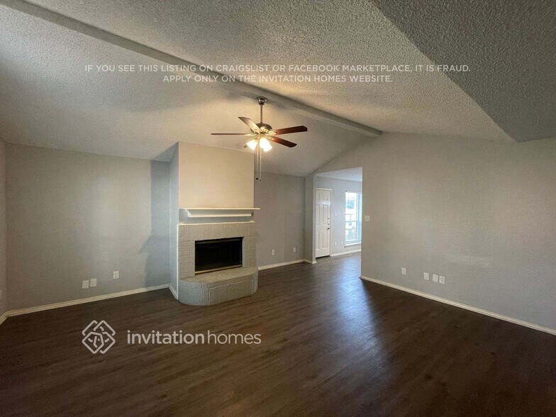 Building Photo - 8037 Iris Cir
