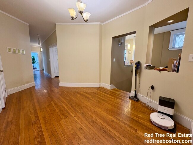 Building Photo - 184 St Paul St