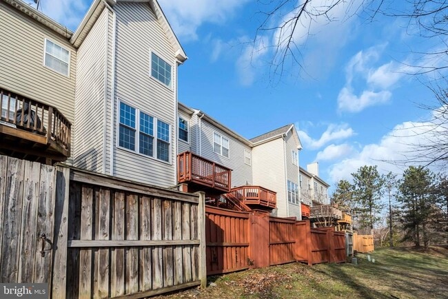 Building Photo - 21644 Frame Square