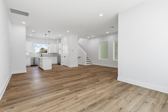Building Photo - 9405 D Hammerly Boulevard Unit E