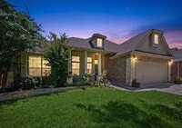 Building Photo - 1209 Horseback Hollow