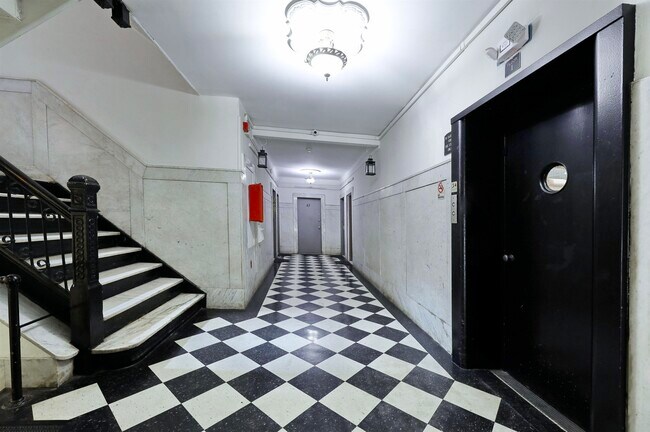 Building Photo - 301 79th St