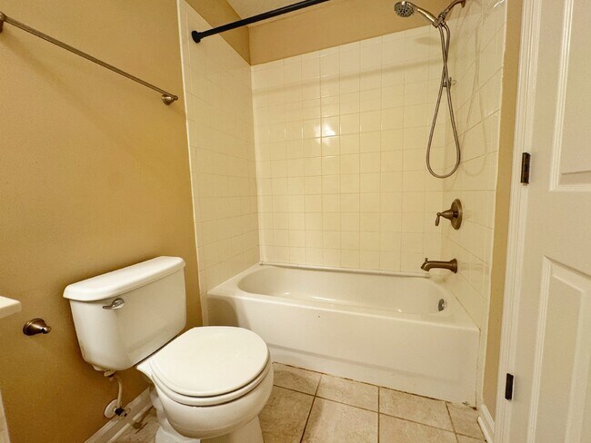 Building Photo - 32 Islander Cir