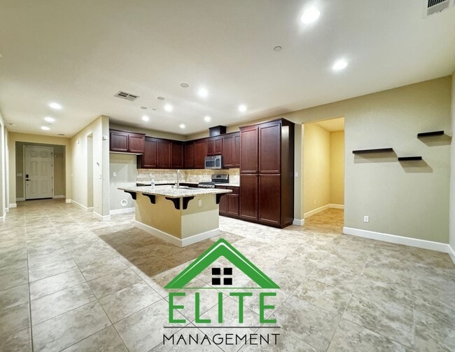 Building Photo - 2104 Westmeath Way