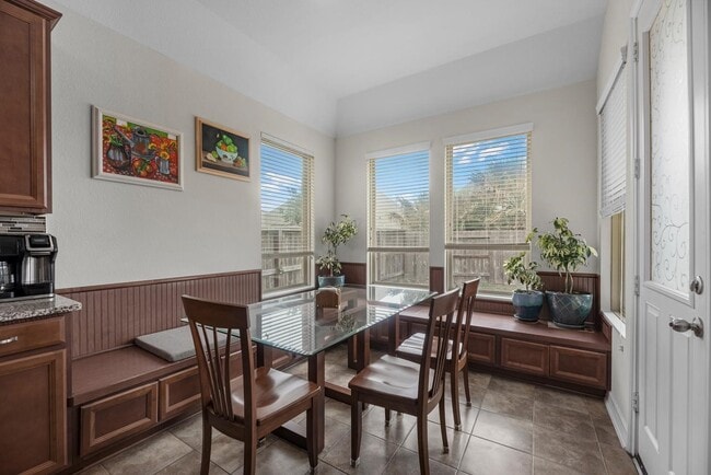 Building Photo - 9714 Sable Canyon Dr