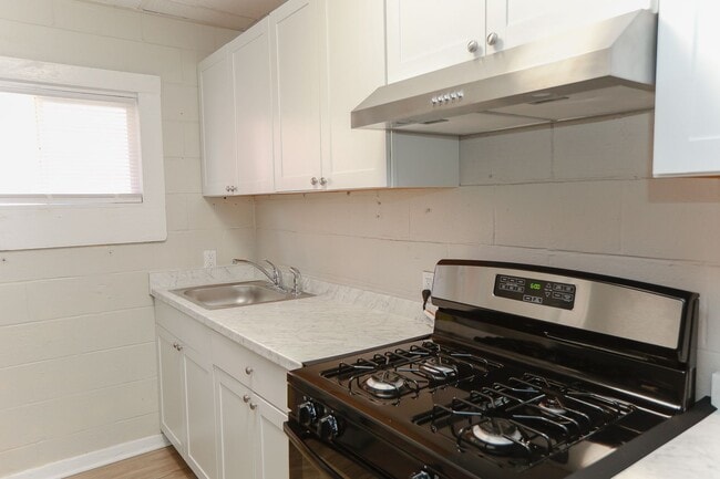 Building Photo - 2224 Marshall Ave