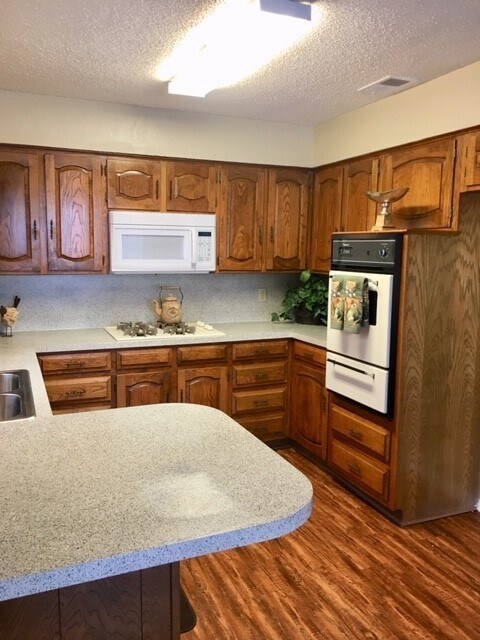 Building Photo - Located in the heart of Lancaster! 3/2/2 Bellaire Terrace