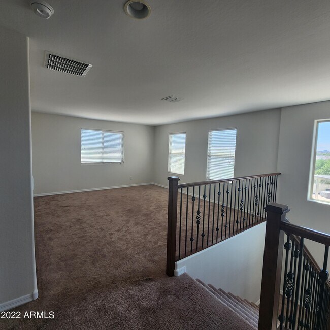 Building Photo - 10872 S 175th Dr
